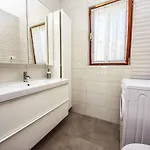 Ferienhaus Mihotic By Interhome Murter