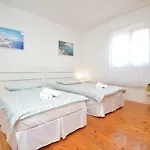 Mihotic By Interhome *