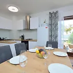 Mihotic By Interhome