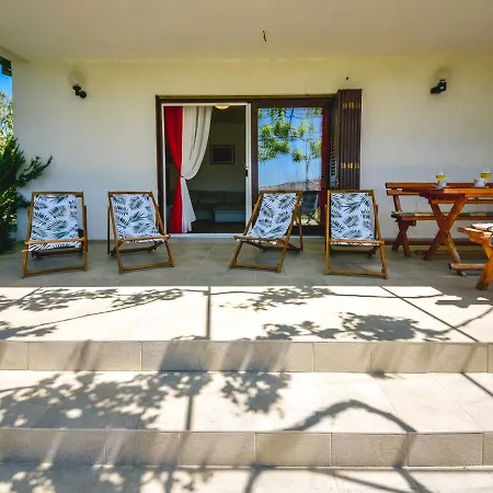 Mihotic By Interhome מורטר