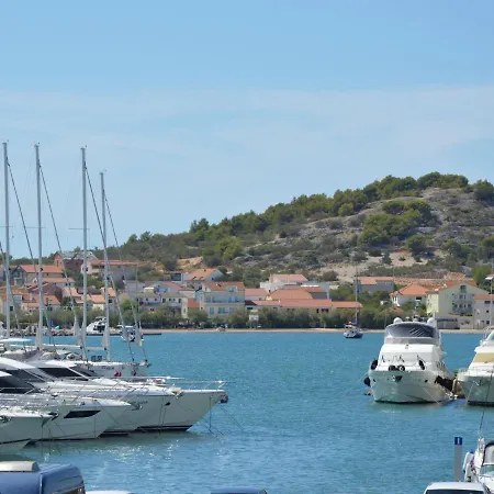 Mihotic By Interhome