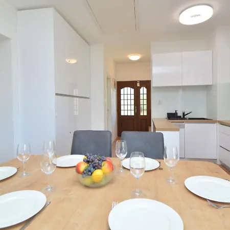 בית נופש Mihotic By Interhome מורטר