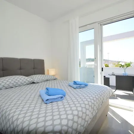 בית נופש Mihotic By Interhome *