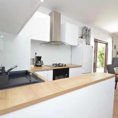 Mihotic By Interhome *