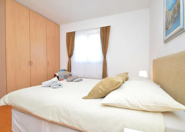 Mihotic By Interhome *