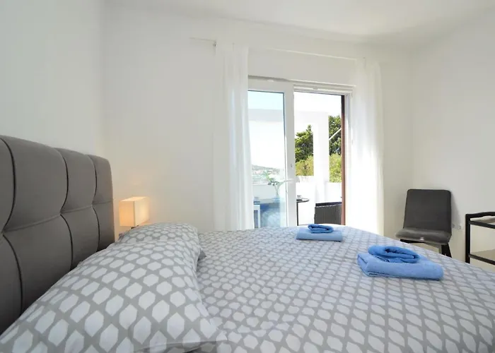 Mihotic By Interhome Murter