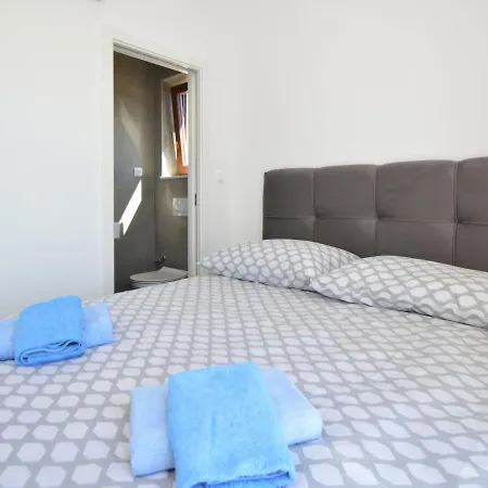 Mihotic By Interhome *