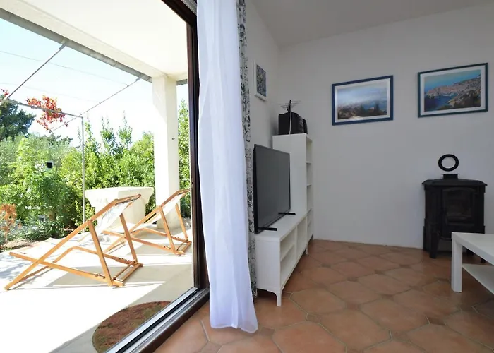 Mihotic By Interhome