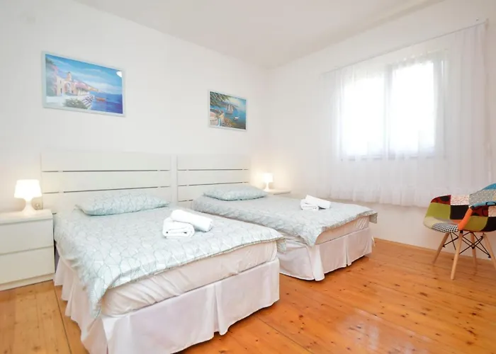 Mihotic By Interhome *